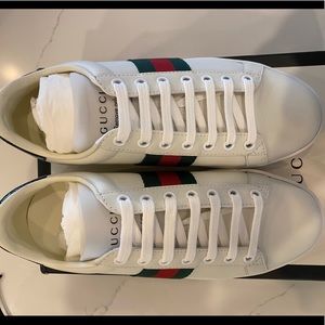 Gucci Ace sneakers. Green snakeskin back. Sz 39